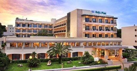 Außenansicht Hotel Bella Playa & Spa Alcúdia im Norden von Mallorca