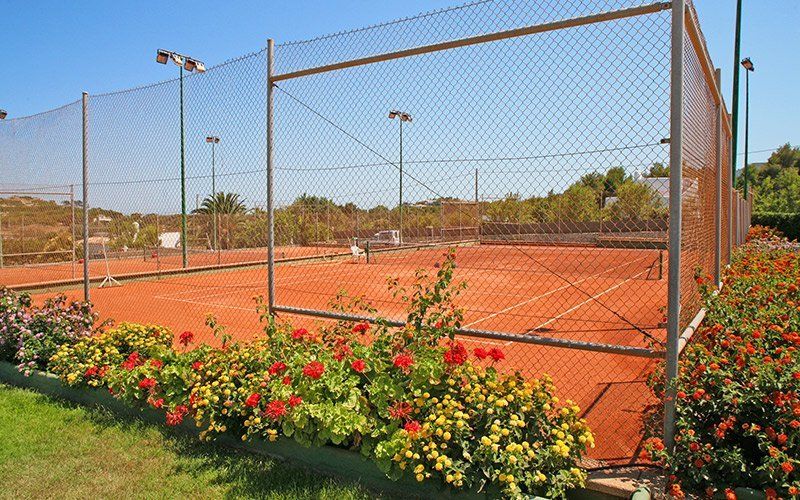Tennisplatz im hoteleigenen Tennisclub