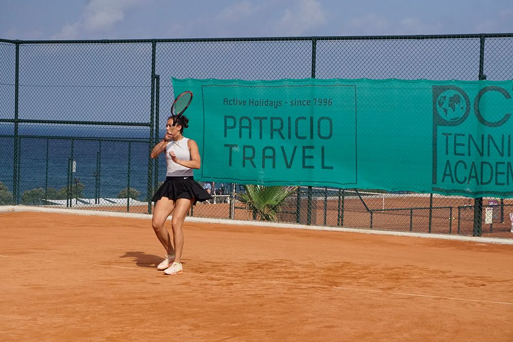 _DSC3774 Tennisspielerin Kalimera Kriti Tenniscenter in Aktion