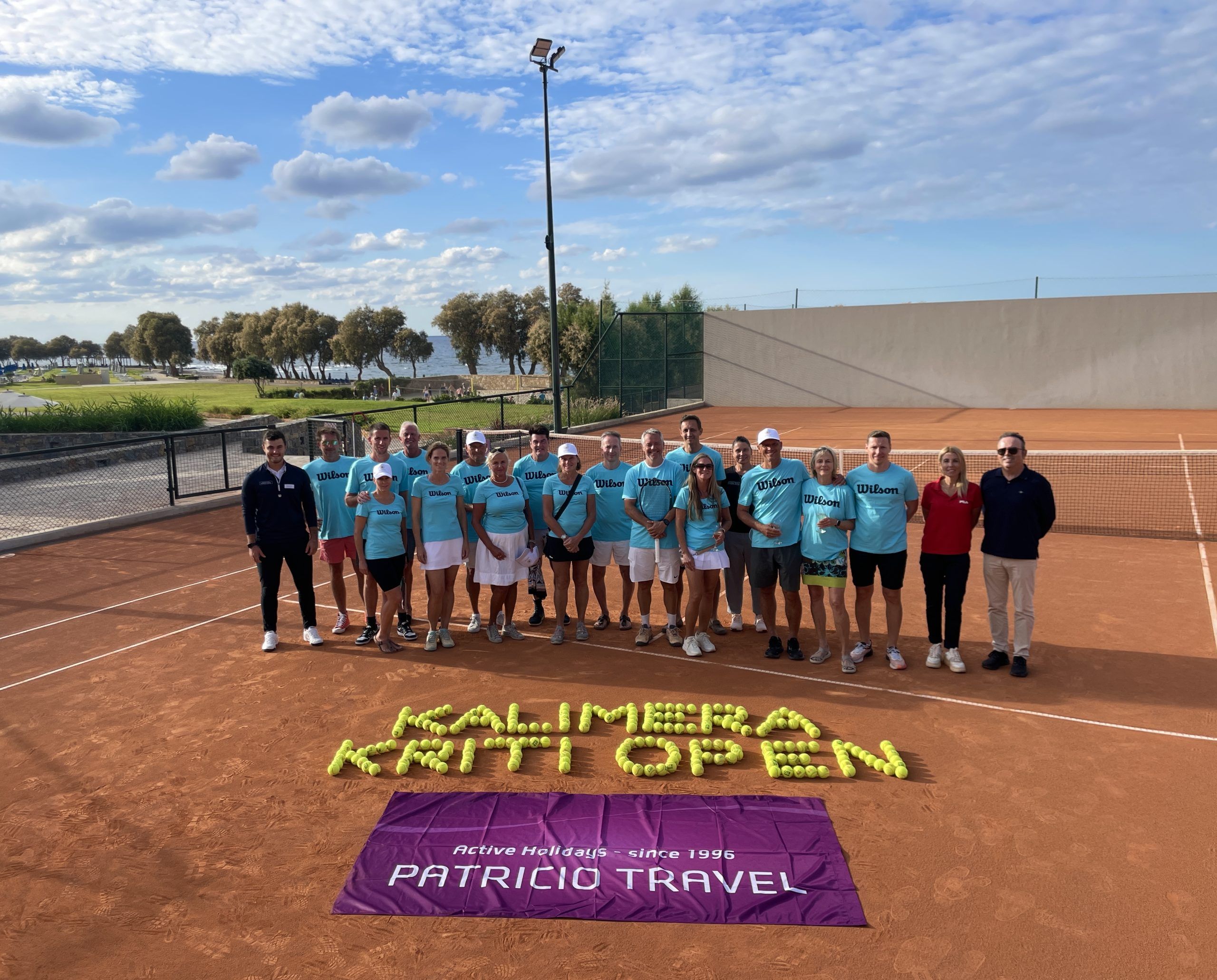 Kalimera Kriti Open Gruppenbild mit Tennisbällen